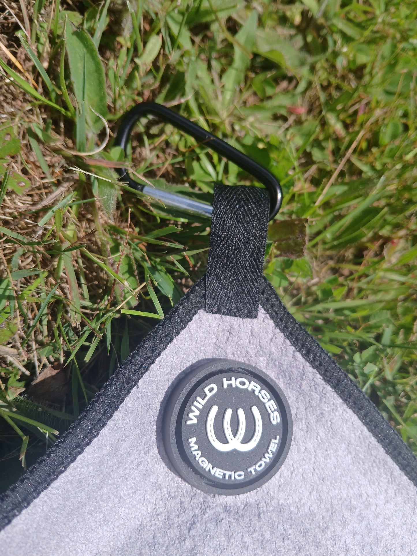 Titleless Magnetic Golf Towel