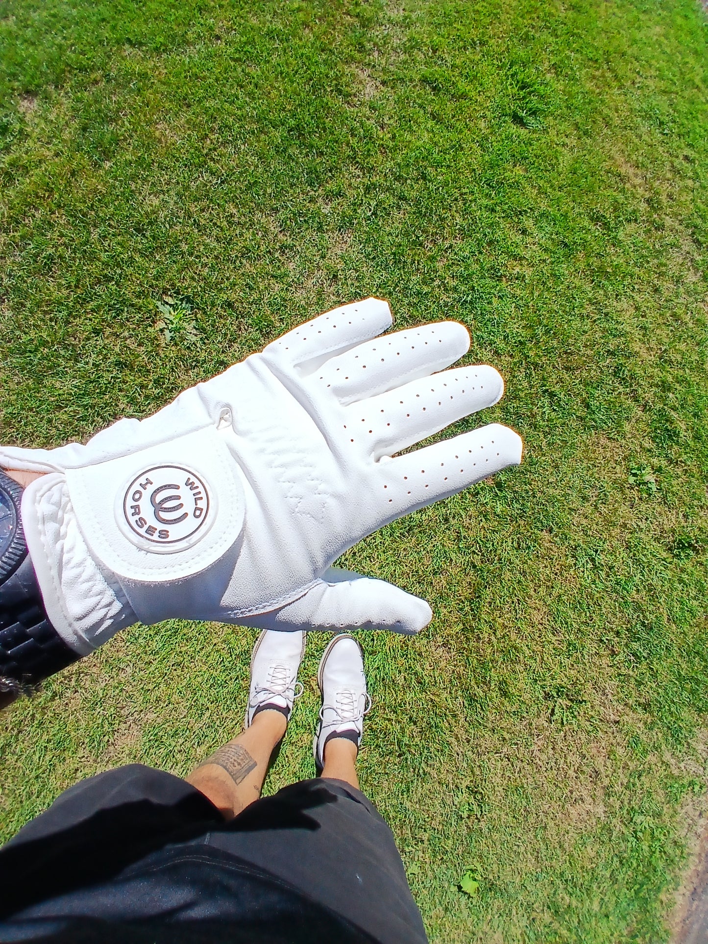"Sticky Fingers" Glove - White