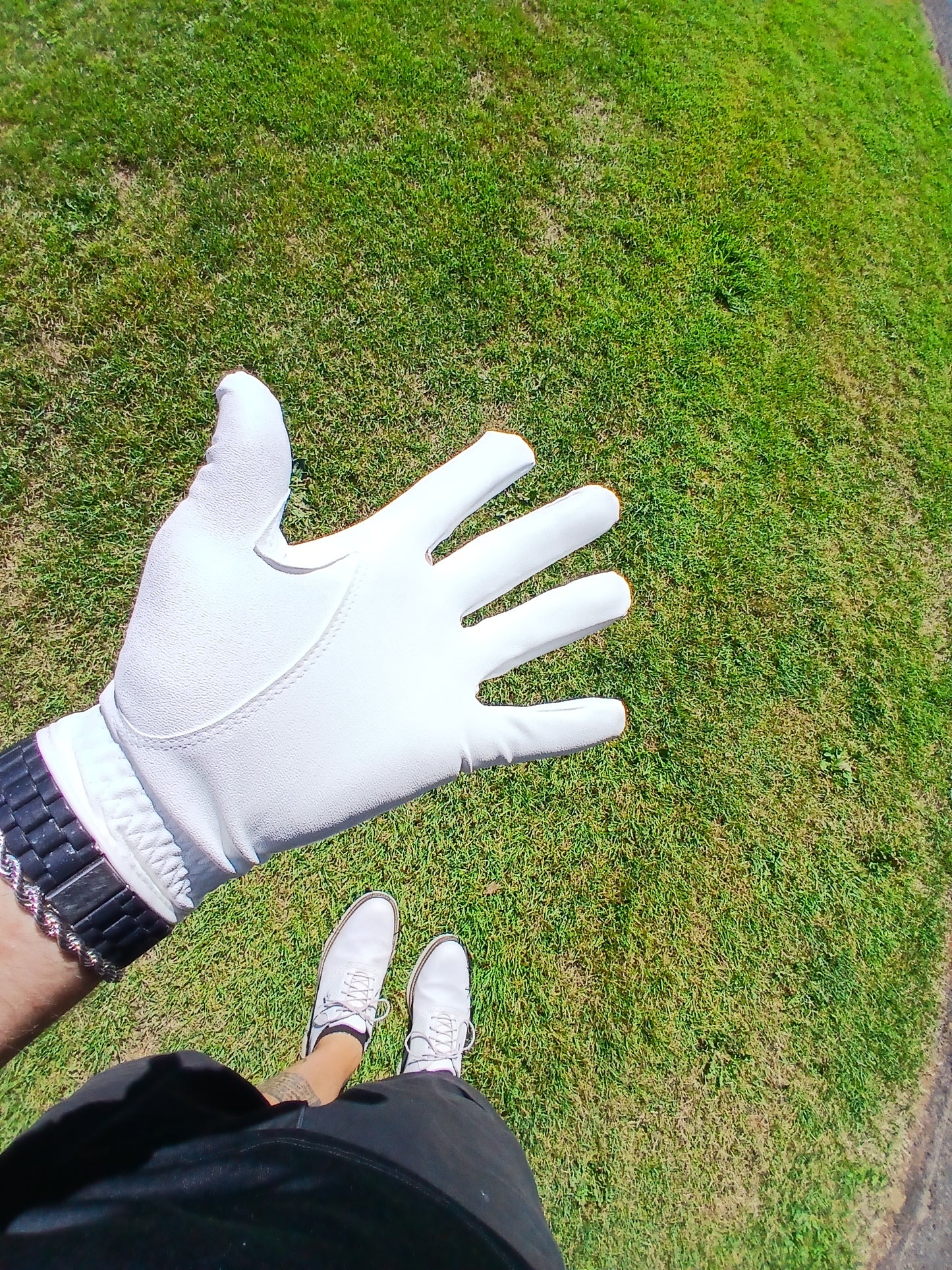 "Sticky Fingers" Glove - White