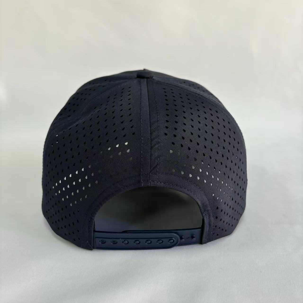 Titleless Golf Hat